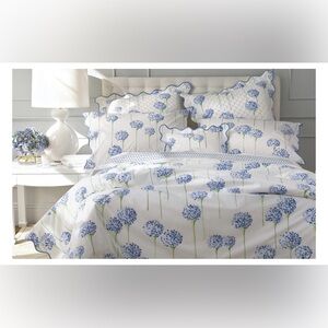 Matouk Full/ Queen Duvet Cover & Standard Size Pillow Shams